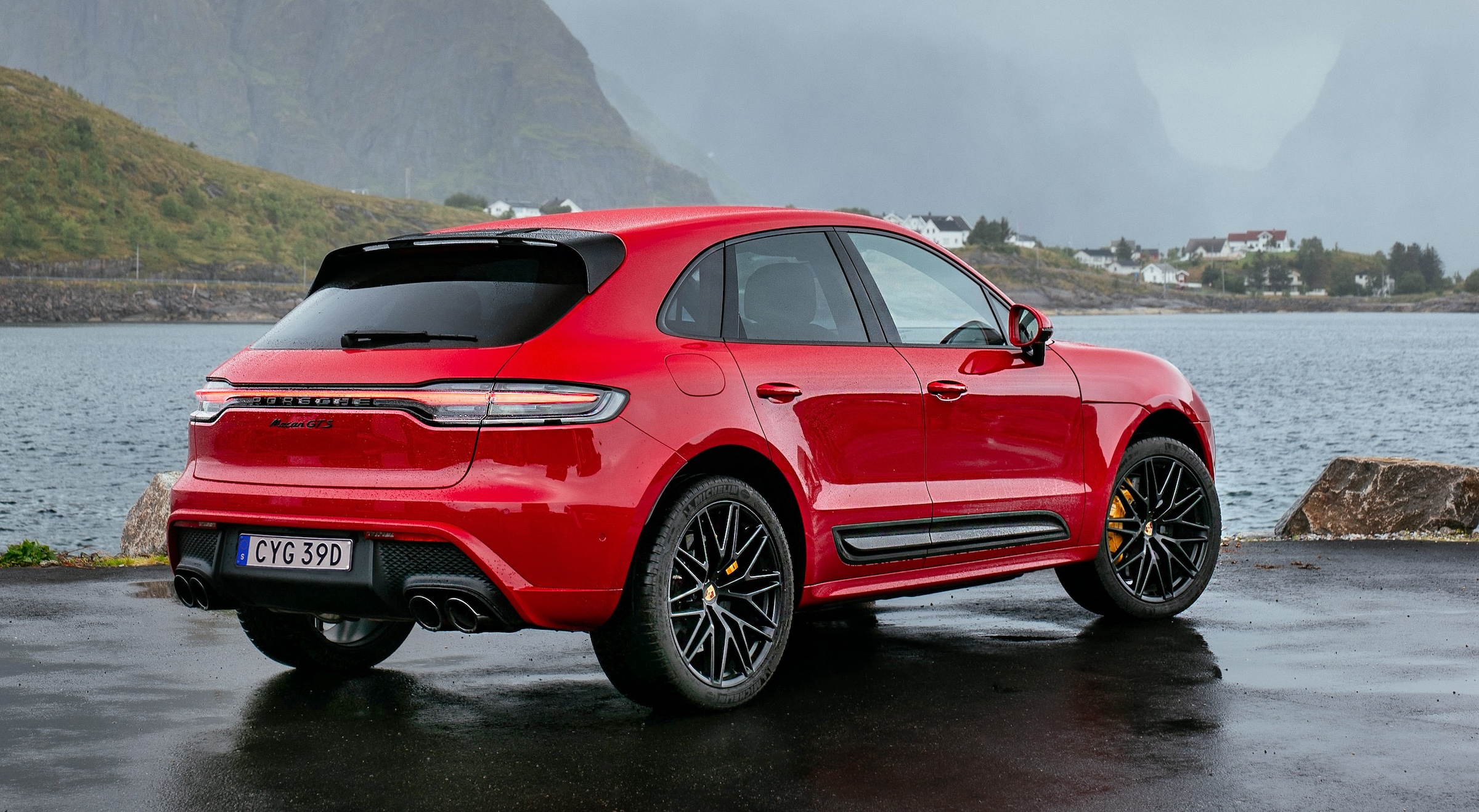 Test, provkörning, Porsche, Macan, GTS, 2,9, V6-motor, 440hk, familjebil, rymlig, körglad, malusskatt, årsmodell, 2022, facelift, uppgradering, pekskärm, Carplay.